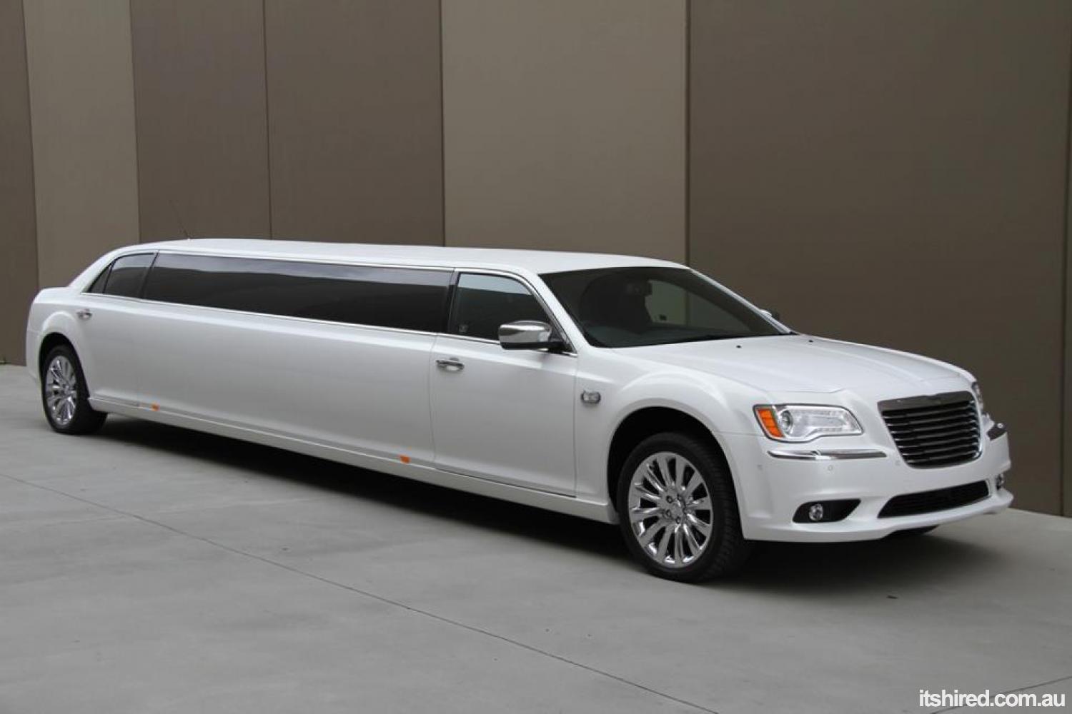 Chrysler 300c stretch limousine brisbane #4