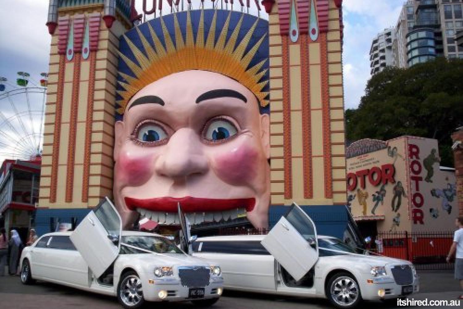 Chrysler 300c Wedding Car Hire Sydney Five Star Hollywood Limousines