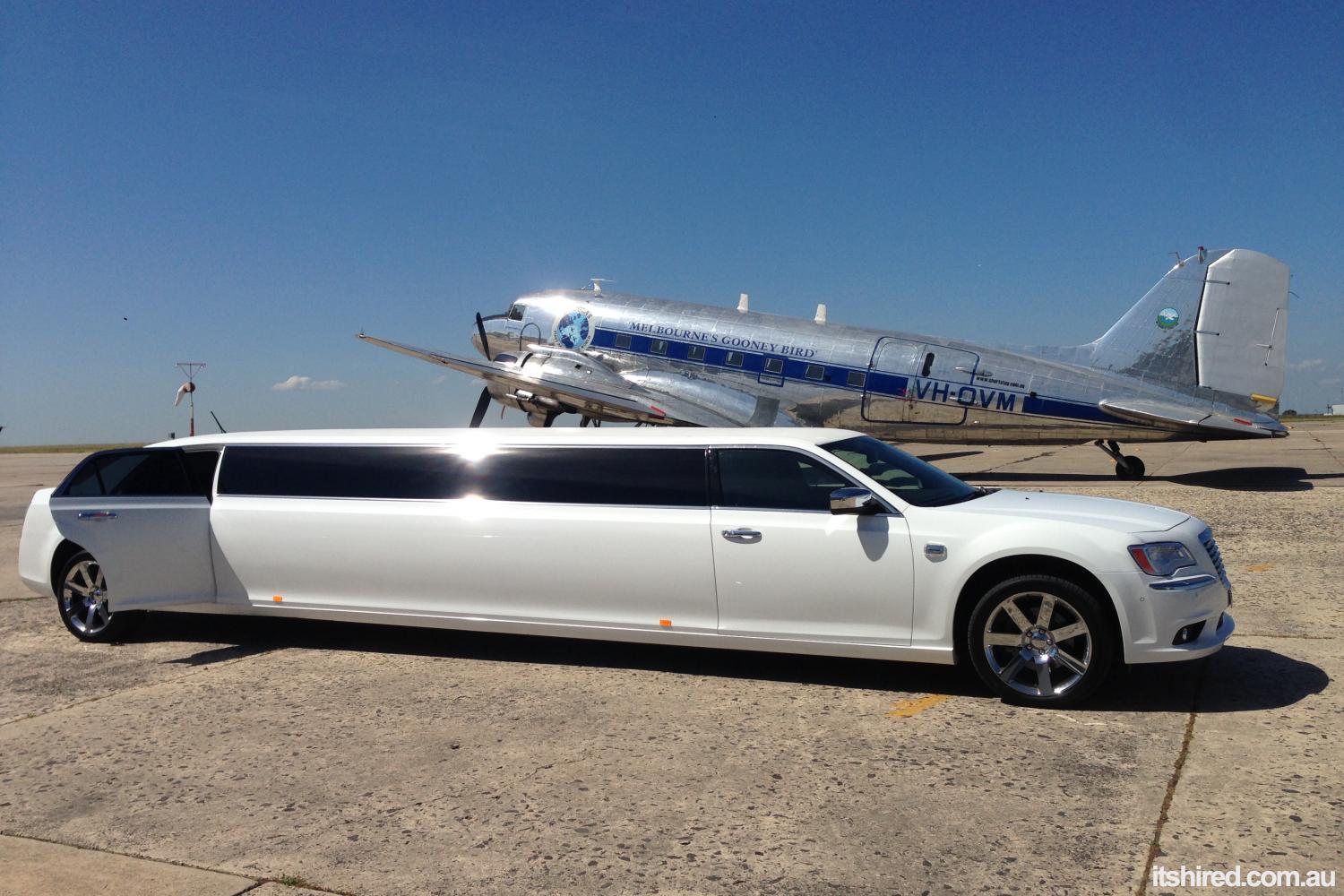 Chrysler 300c Wedding Car Hire Melbourne Amazing Limousines