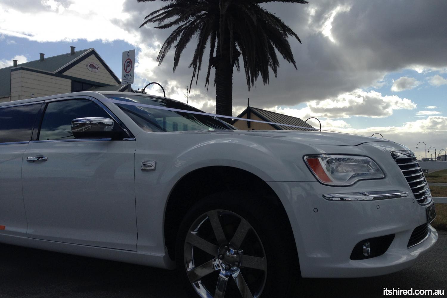 Chrysler 300c Wedding Car Hire Melbourne Amazing Limousines