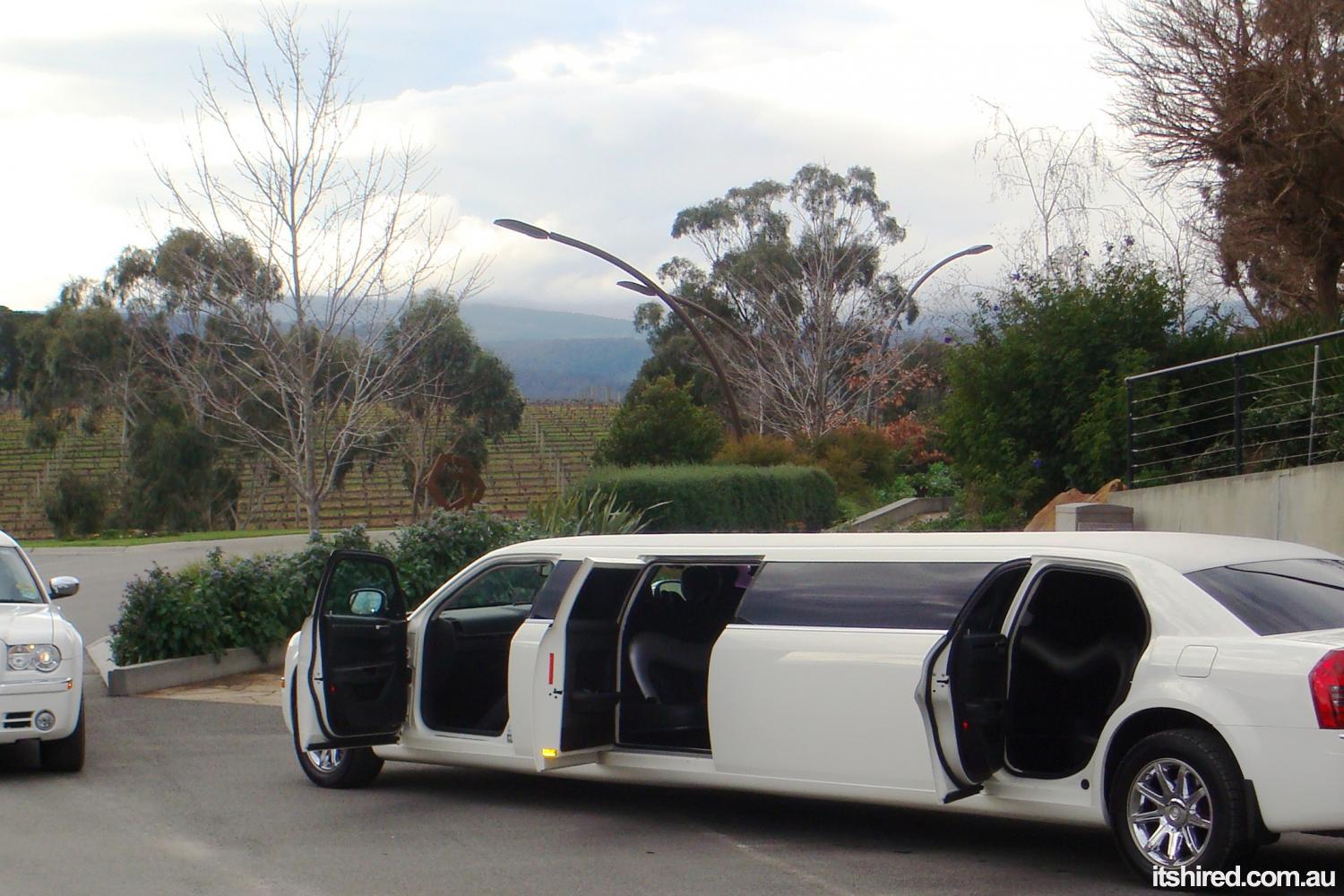 Chrysler 300c Wedding Car Hire Melbourne Amazing Limousines