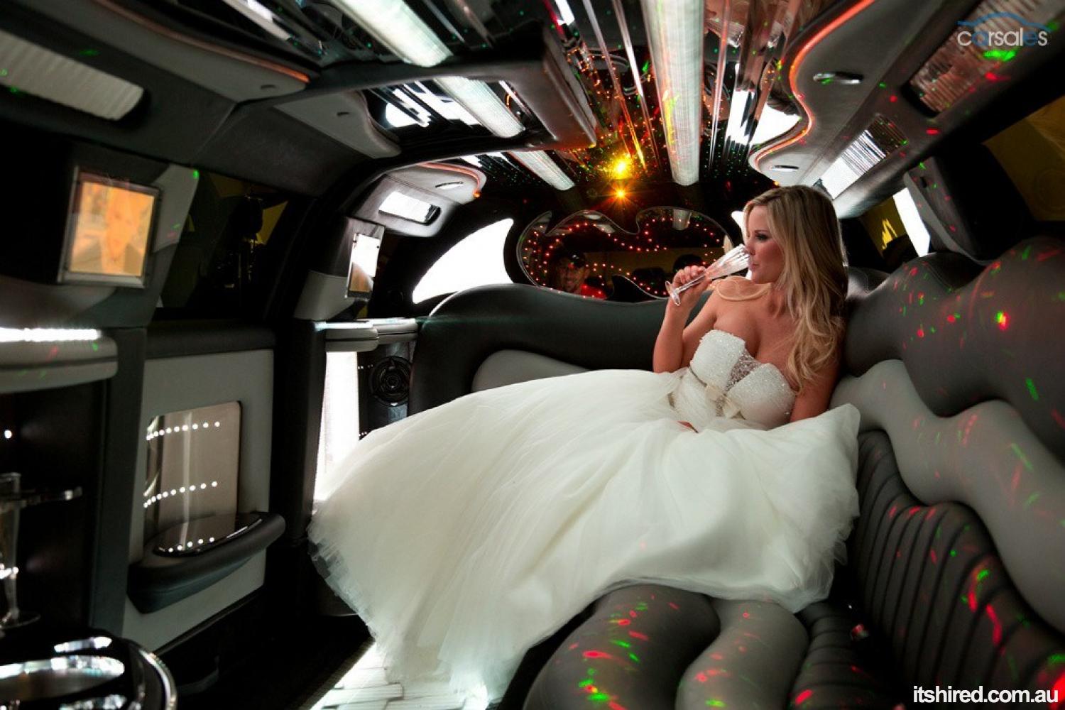 Chrysler 300c Wedding Car Hire Melbourne Amazing Limousines