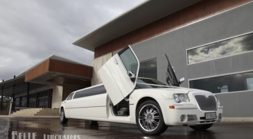 wedding-car-hire-Perth-Chrysler-300c-Belle-Classic-Limousines-image-1-3200.jpg