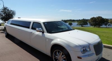 wedding-car-hire-Perth-Chrysler-300c-So-Cal-Limos-image-1-3122.JPG