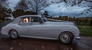 wedding-car-hire-Perth-Rolls-Royce-Silver-Cloud-So-Cal-Limos-image-1-3124.jpg