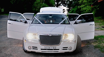 wedding-car-hire-Sydney-Chrysler-300c-Alvira-Limousine-Hire-image-1-2902.jpg