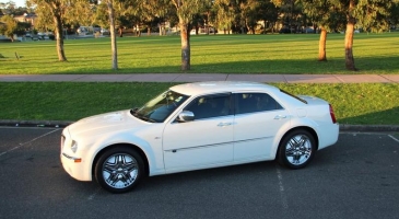 wedding-car-hire-Sydney-Chrysler-300c-Stylish-Limousines-image-1-2928.JPG