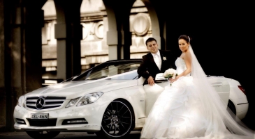 wedding-car-hire-Sydney-Mercedes-E-Class-WOW-Limousines-image-1-2886.jpg